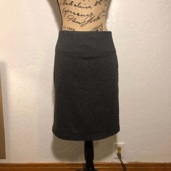Suzy pencil skirt, size medium - Picture 1 of 8